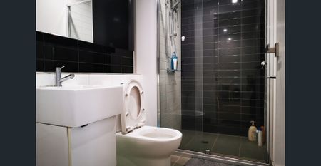 Furnished CBD Living in Prime Location - Photo 2