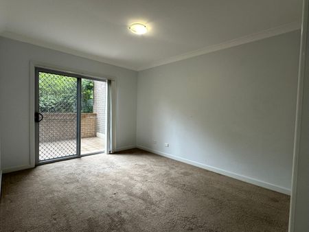 6/40 Civic Way, ROUSE HILL NSW 2155 - Photo 2