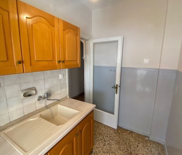 Studio/Γκαρσονιέρα για ενοικίαση Κάτω Αναγέννηση (Νεάπολη) - Photo 4