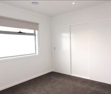 Light-Filled & Inviting Home - Photo 1