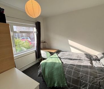 Room in a Shared House, Cardigan Road, RG1 - Photo 1