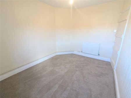 3 bedroom end of terrace house to rent - Photo 4