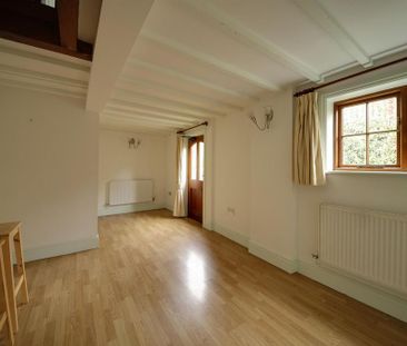 2 bedroom end of terrace house to rent - Photo 4