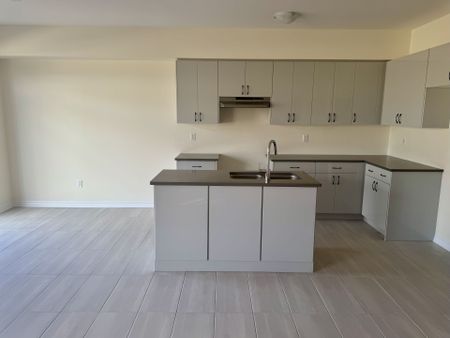 For Lease - 4 Gilham Way, Brant, Ontario - Photo 2