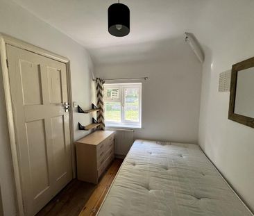 1 bedroom in a house share to rent - Photo 4