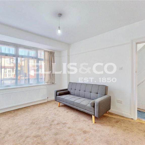 3 bedroom end of terrace house to rent - Photo 1