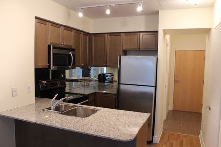 For Lease - 8 Scollard Street Unit# 1205, Toronto, Ontario - Photo 5