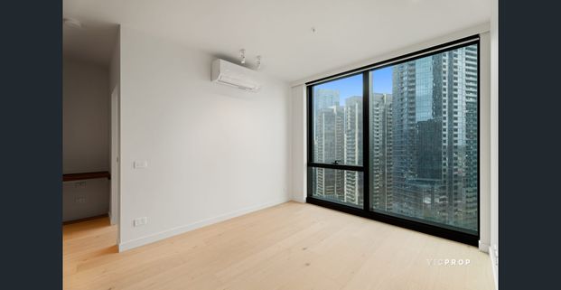 MODERN CITY SANCTUARY IN THE HEART OF SOUTHBANK - Photo 1