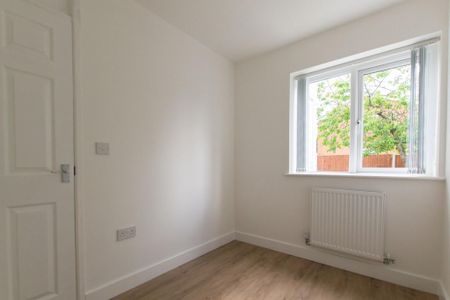 Chester Close, Little Lever, Bolton - Photo 4
