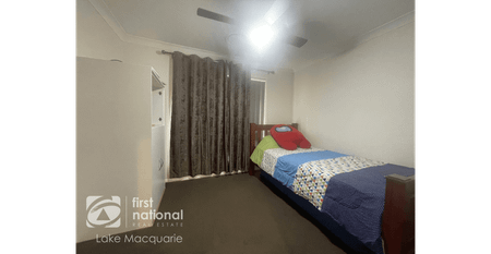 Modern, Neat & Tidy Family Home - Photo 3