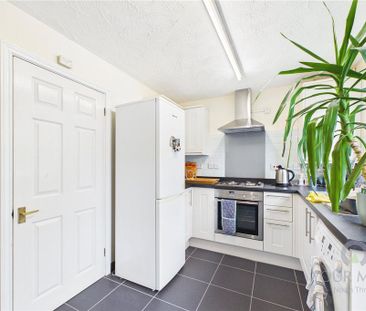 2 bedroom end of terrace house to rent - Photo 5
