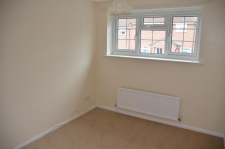 3 bedroom semi-detached house to rent - Photo 5