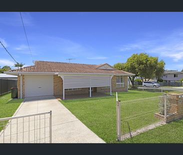 Bright Coastal Update – New Flooring and Fresh Interiors - Photo 6