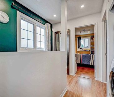 For Lease - 252 Lakeview Park Avenue, Oshawa, Ontario - Photo 2