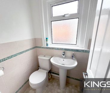 4 bedroom detached house to rent - Photo 6