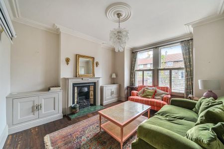 4 bedroom semi-detached house to rent - Photo 2