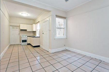 Rear/135 Morehead Street, Waterloo NSW 2017 - House For Rent | Domain - Photo 4