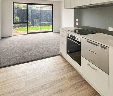 Chic townhouse retreat - Photo 3