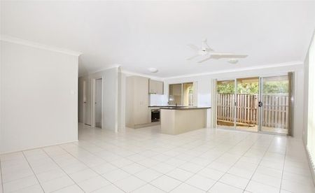 2/34 Penneshaw Crescent, Ormeau, QLD 4208 - Photo 3