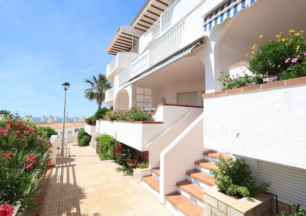 Apartamento en alquiler. Vistas al mar - Disponible Junio y Julio