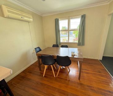 A home with office / study nook in master bedroom - Photo 2