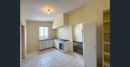 2 bedroom cottage close to town - Photo 4