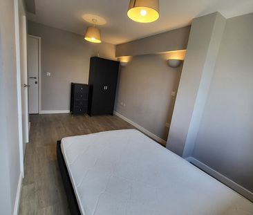 Room in a Shared Flat, Wandle Road, CR0 - Photo 3