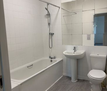 2 Bed Penthouse, Eglinton Court, G5 - Photo 6