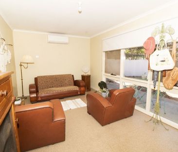 Cosy Family Home - Photo 1