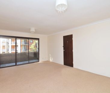 Cosy 2-Bedroom Retreat Near Parramatta Golf Course & Parramatta Park - Photo 1