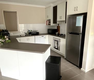 TWO BEDROOM UNIT IN HIGHTON COURT LOCATION - Photo 4