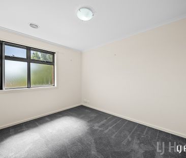 Modern Three Bedroom Townhouse - Photo 1