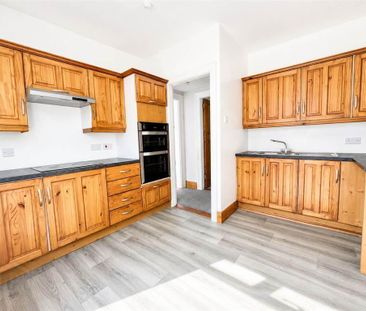 176 Saintfield Road, Belfast, BT8 6HF - Photo 2