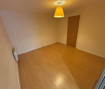 Paramount, Swindon, Beckhampton Street - Photo 3