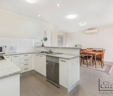 Attractive Home In Exceptional Location - Photo 4