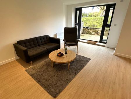 2 bedroom flat to rent - Photo 3