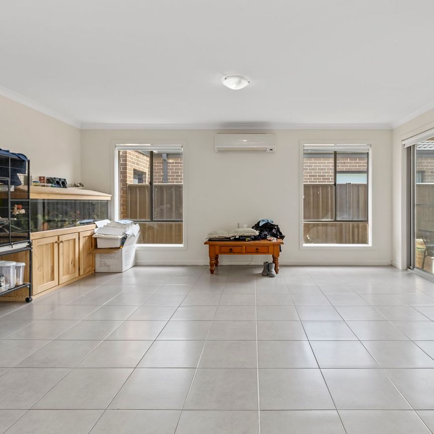 14 Avebury Drive, Cobblebank. - Photo 1