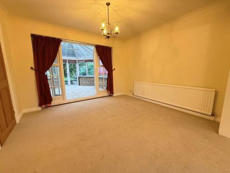 3 bedroom detached house to rent - Photo 2