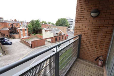Manor House Drive, Coventry, CV1 2EA - Photo 3