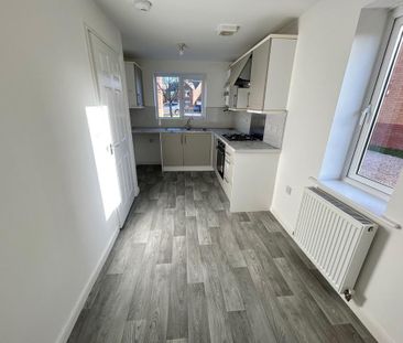 3 bedroom semi-detached house to rent - Photo 6