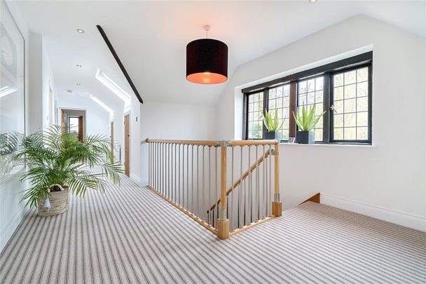 6 bedroom detached house to rent - Photo 1