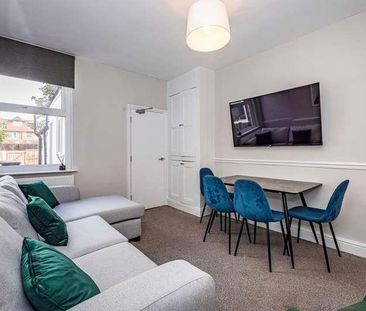 Spare Rooms // Windsor Street (beeston), NG9 - Photo 2