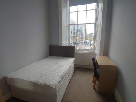 4 bedroom flat to rent - Photo 3