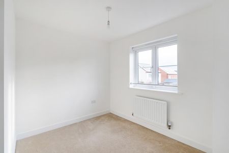 3 bedroom semi-detached house to rent - Photo 2