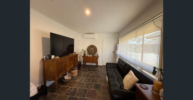 Beautifully Presented & Low Maintenance Unit in Quiet Complex - Photo 1