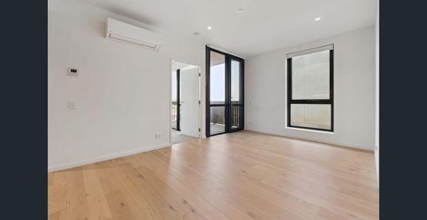 Modern apartment, great location 2 bedroom 2 Bathroom and Secure Car spot - Photo 1