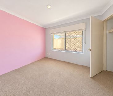 Spacious Family Home with Pool&excl; - Photo 6