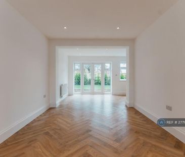 4 bedroom detached house to rent - Photo 3