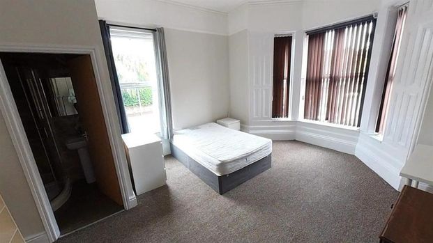 11 bedroom house to rent - Photo 1
