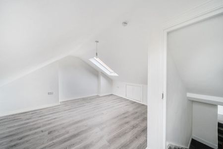 5 bedroom semi-detached house to rent - Photo 3